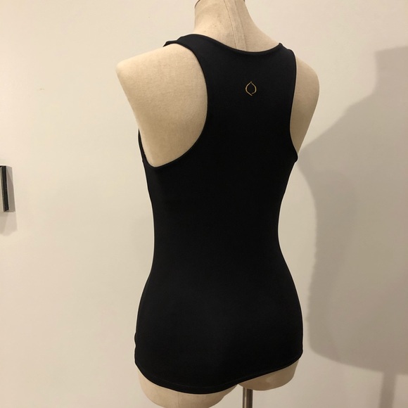 Shadi Activewear, NWOT, tank with shelf bra. - Picture 2 of 5